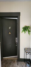 1639 Chapel St, Unit 1L in New Haven, CT - Building Photo - Building Photo