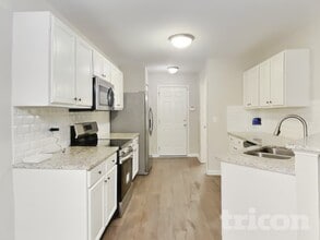 705 Champion St in Clayton, NC - Foto de edificio - Building Photo