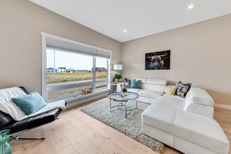 2901 Rosewood Dr in Saskatoon, SK - Building Photo - Building Photo