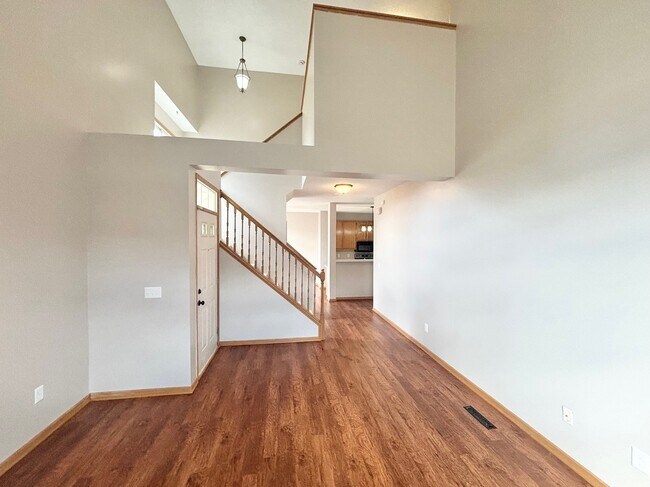 15571 Garnet Way in Apple Valley, MN - Building Photo - Building Photo