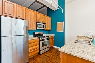 1224 W Van Buren St, Unit 622 in Chicago, IL - Foto de edificio - Building Photo