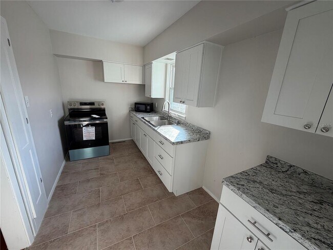 321 Ribault Ave in Daytona Beach, FL - Building Photo - Building Photo