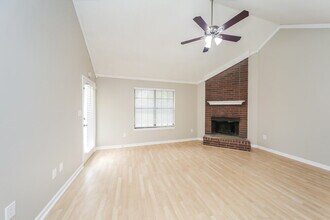 6759 Valerie Dr in Olive Branch, MS - Foto de edificio - Building Photo