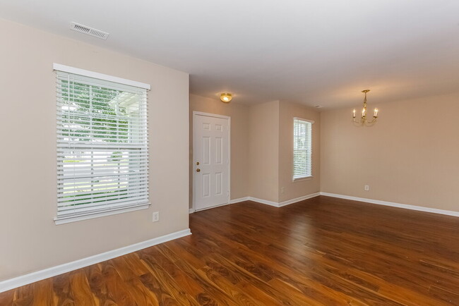 15738 De Havilland Dr in Charlotte, NC - Building Photo - Building Photo