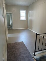 134 E 4th St, Unit #2 in Oswego, NY - Building Photo