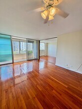 1676 Ala Moana Blvd in Honolulu, HI - Building Photo - Building Photo