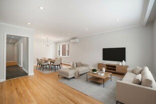 207 St Clements Ave in Toronto, ON - Building Photo