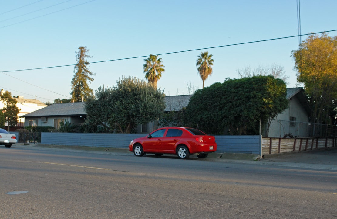 1934 Country Club Blvd in Stockton, CA - Foto de edificio