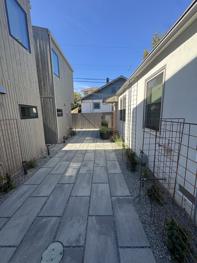1401 Tomato Aly in Sacramento, CA - Building Photo - Building Photo