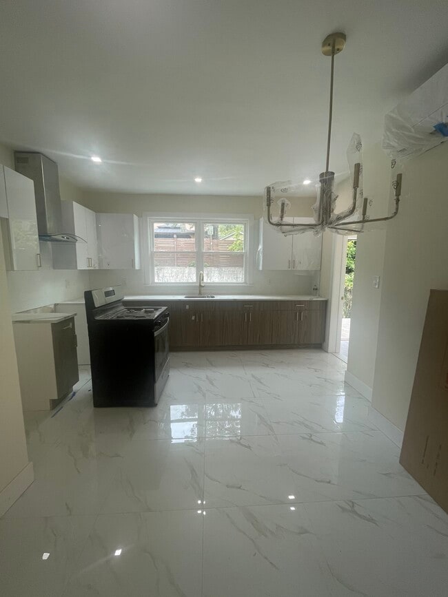 83 Norwood Ave, Unit 1
