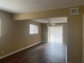 110-112-112 W Fairview St in Sherman, TX - Building Photo - Building Photo