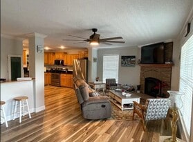 40 Baum Weg in Helen, GA - Building Photo