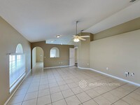 819 Brenton Leaf Dr in Ruskin, FL - Foto de edificio - Building Photo