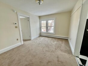 12 Alden Pl in Millbrook, NY - Building Photo - Building Photo