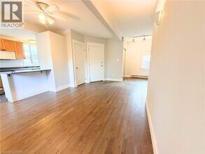 39 West Avenue S in Hamilton, ON - Building Photo - Building Photo