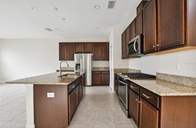 4811 Tramanto Ln in Zephyrhills, FL - Building Photo - Building Photo