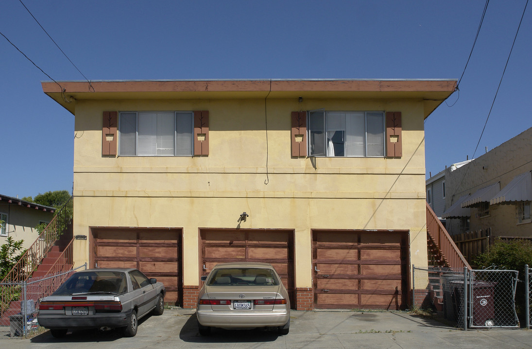 3521 Laurel Ave in Oakland, CA - Building Photo