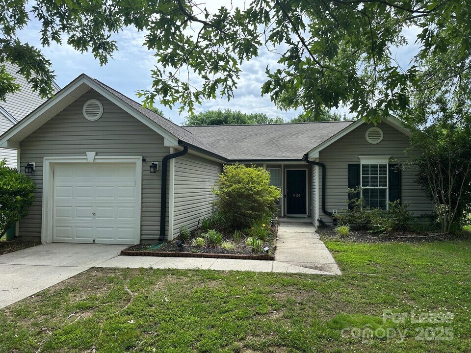 14108 Riding Hill Ave in Charlotte, NC - Building Photo