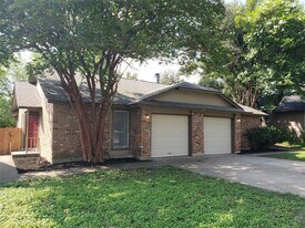 8813 Cainwood Ln in Austin, TX - Building Photo
