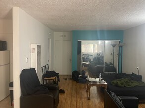 1736 N Sycamore Ave, Unit 210 in Los Angeles, CA - Foto de edificio - Building Photo