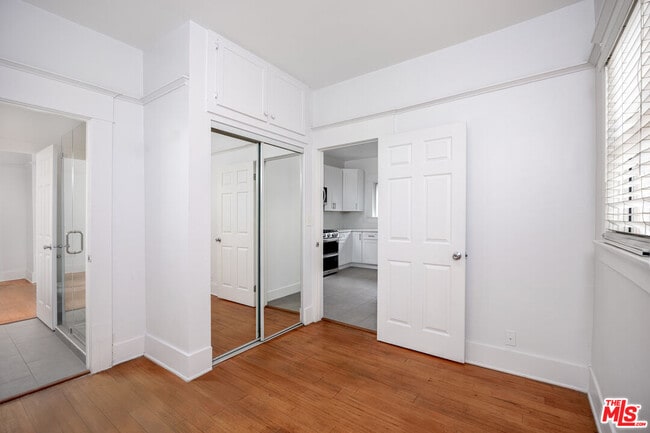 1418 W Jefferson Blvd in Los Angeles, CA - Building Photo - Building Photo