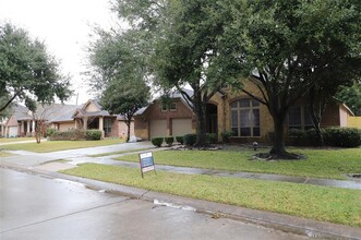 510 Sunny River Ln in Richmond, TX - Building Photo - Building Photo