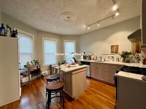 24 Pond St, Unit 1 in Boston, MA - Building Photo - Building Photo