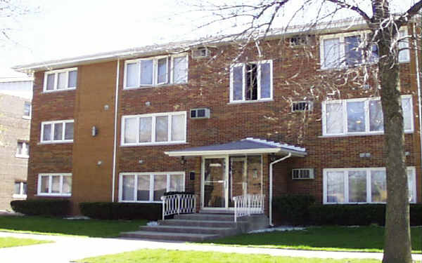 11025 S Keating Ave in Oak Lawn, IL - Foto de edificio