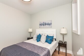 2535 N Campbell Ave, Unit 2535-2 in Chicago, IL - Foto de edificio - Building Photo