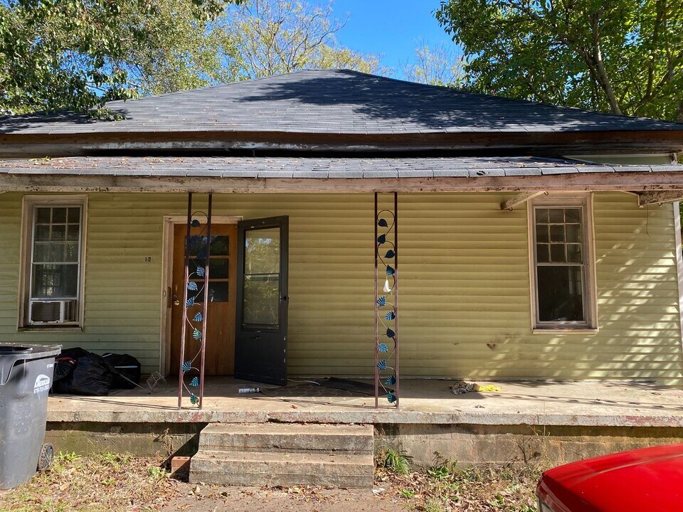 57 Arnold St in Grantville, GA - Building Photo