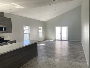 955 Brossard Dr in Thousand Oaks, CA - Building Photo - Building Photo