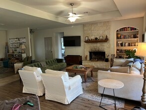 610 Lupine Ln in Fredericksburg, TX - Building Photo - Building Photo