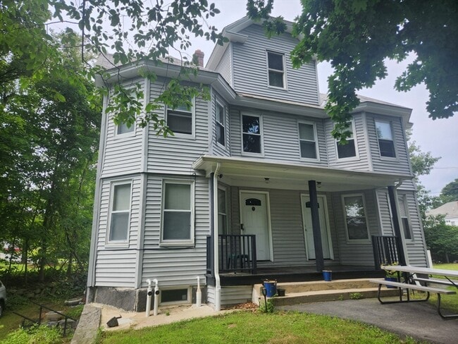property at 6 Pond Ct
