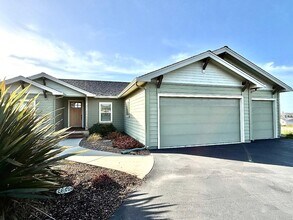 760 Beachwood Ct in Mckinleyville, CA - Building Photo - Building Photo