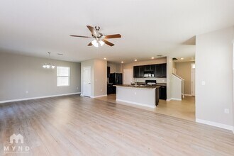 906 Ashentree Dr in Plant City, FL - Foto de edificio - Building Photo