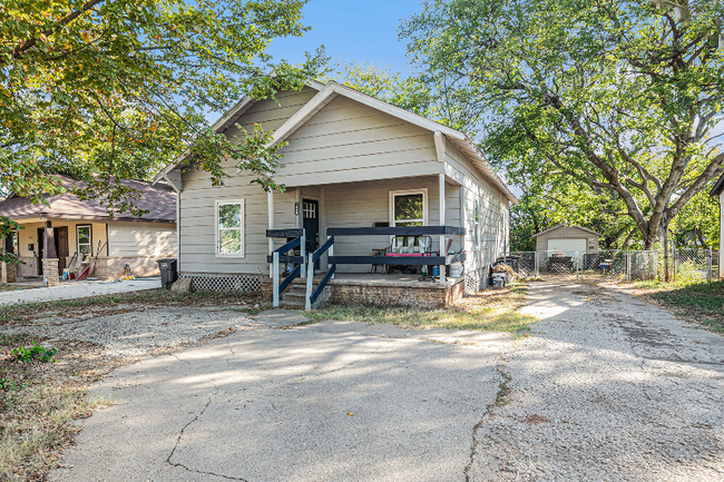 property at 1805 Daniel St