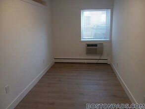 740 E 7th St, Unit 2 in Boston, MA - Building Photo - Building Photo