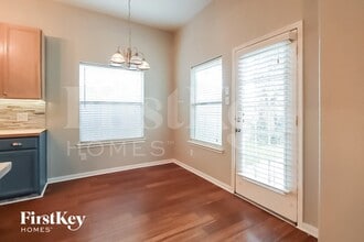 1118 Chase Park Dr in Bacliff, TX - Foto de edificio - Building Photo