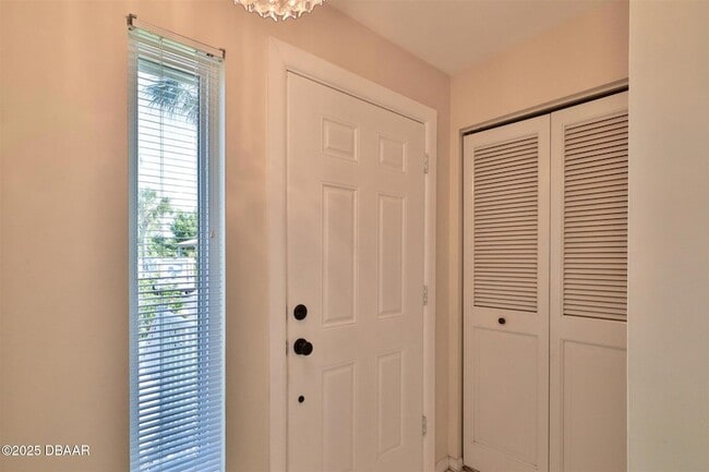 3333 S Ridgewood Ave in Port Orange, FL - Building Photo - Building Photo