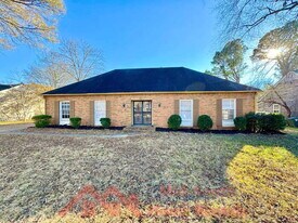 6843 Amersham Dr in Memphis, TN - Building Photo