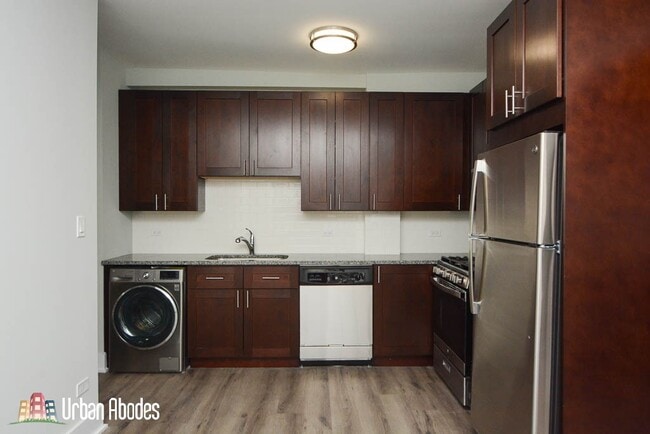 727 Saint Johns Ave, Unit A06C in Highland Park, IL - Foto de edificio - Building Photo