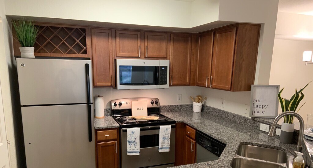 Providence Lakes Apartments in Brandon, FL