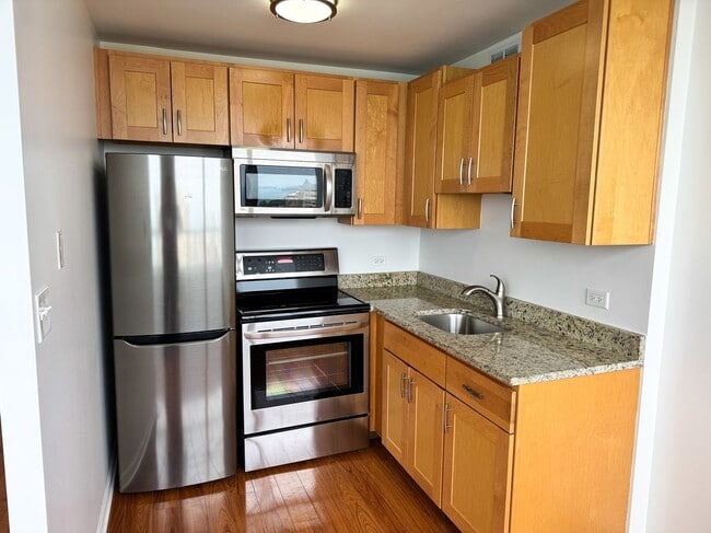 6171 N Sheridan Rd in Chicago, IL - Building Photo - Building Photo