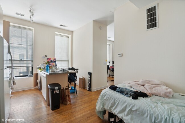 1310 W 18th St in Chicago, IL - Building Photo - Building Photo