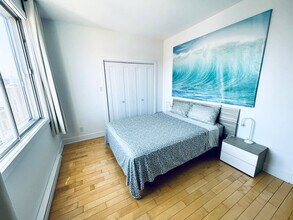 4850 Rue Sainte-Catherine E in Montréal, QC - Building Photo - Building Photo