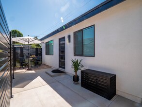 608 Nottingham Dr in Redlands, CA - Foto de edificio - Building Photo