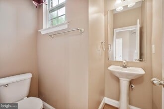 641 Springhouse Square SE in Leesburg, VA - Building Photo - Building Photo