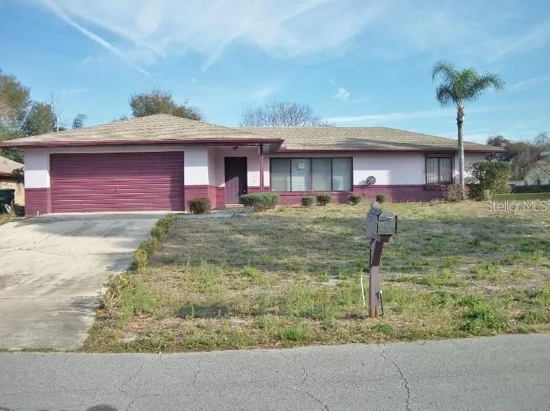 988 Sweetbrier Dr in Deltona, FL - Building Photo