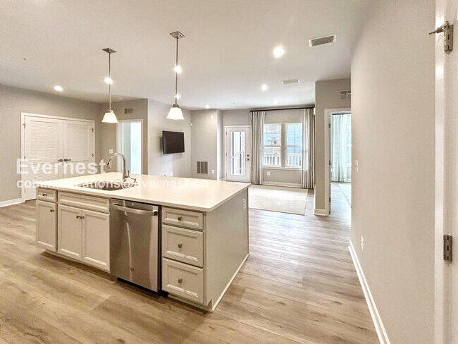 4395 Peach Lily Ln in Chantilly, VA - Building Photo - Building Photo