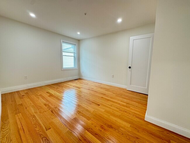 298 Washington St in Braintree, MA - Building Photo - Building Photo